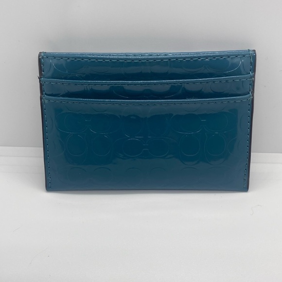 Coach Handbags - ⭐️COACH⭐️Embossed Liquid Gloss Card Case in Teal/Like New